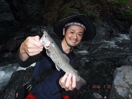 ���E�ڃC���i�f�d�s